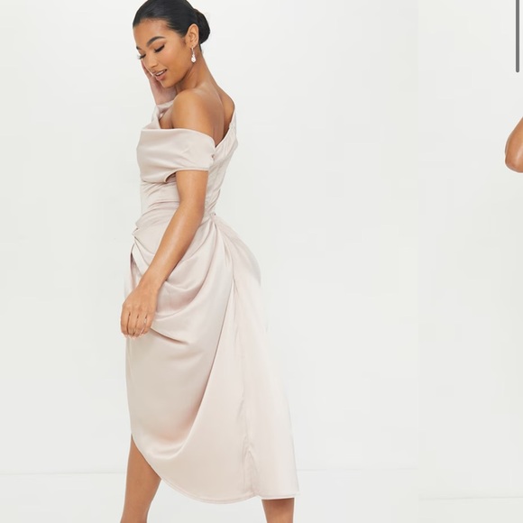 PrettyLittleThing Asymmetrical Off-Shoulder Dress in Cream - Picture 3 of 8